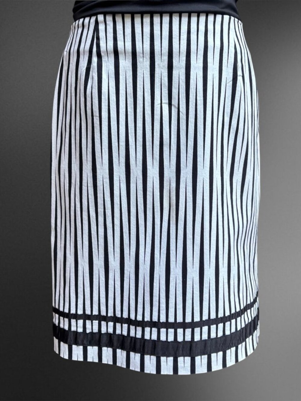 Juliana Collezione Black White Stripe A-Line Skirt Size 10 Made in US Ribbon Hem